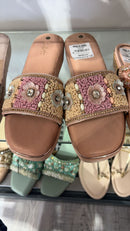 LADIES FOOTWEAR- 7 No