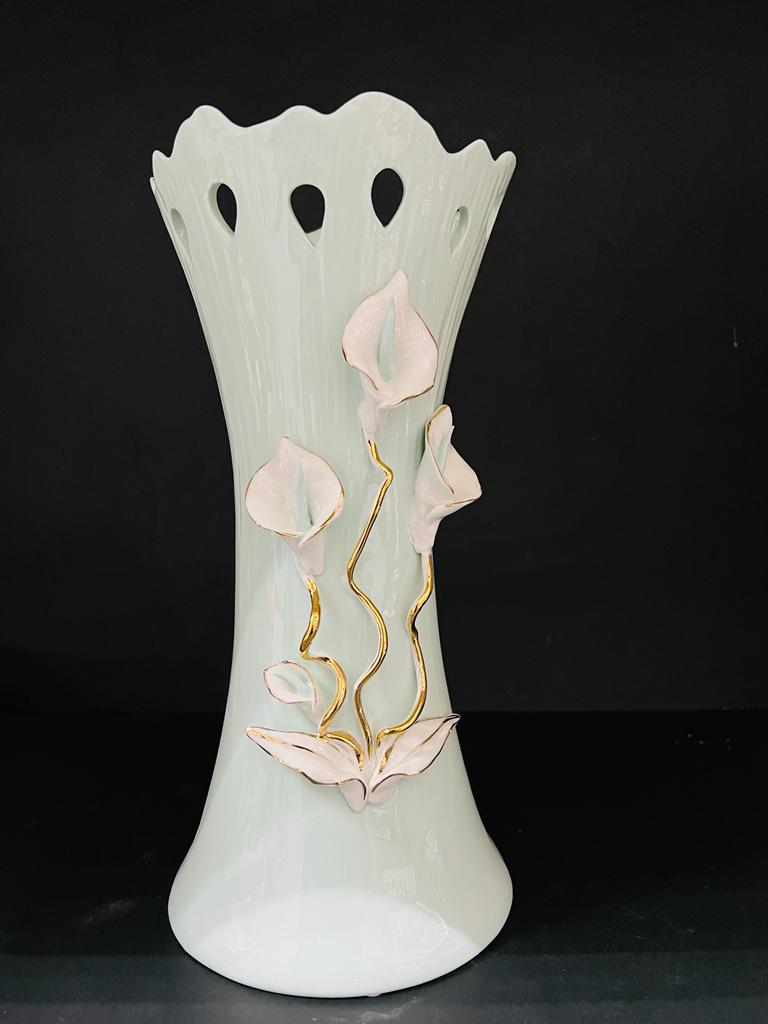 Vase (Ceramic)