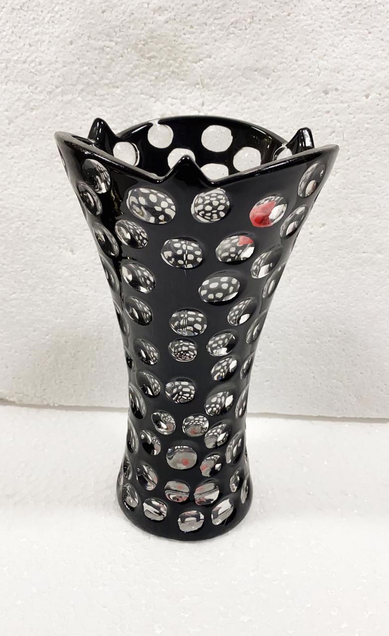 GLASS FLOWER VASE