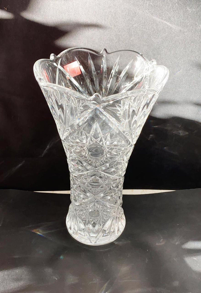 GLASS FLOWER VASE