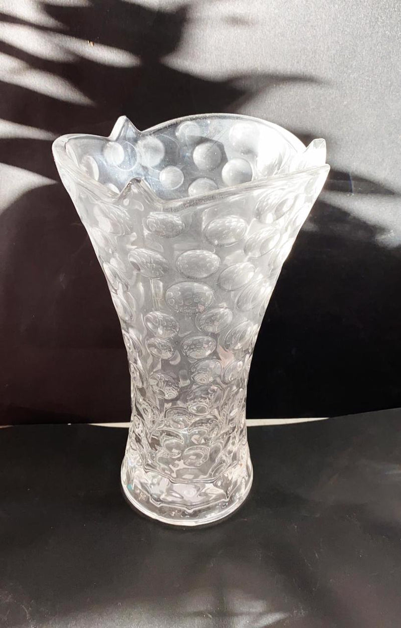 GLASS FLOWER VASE